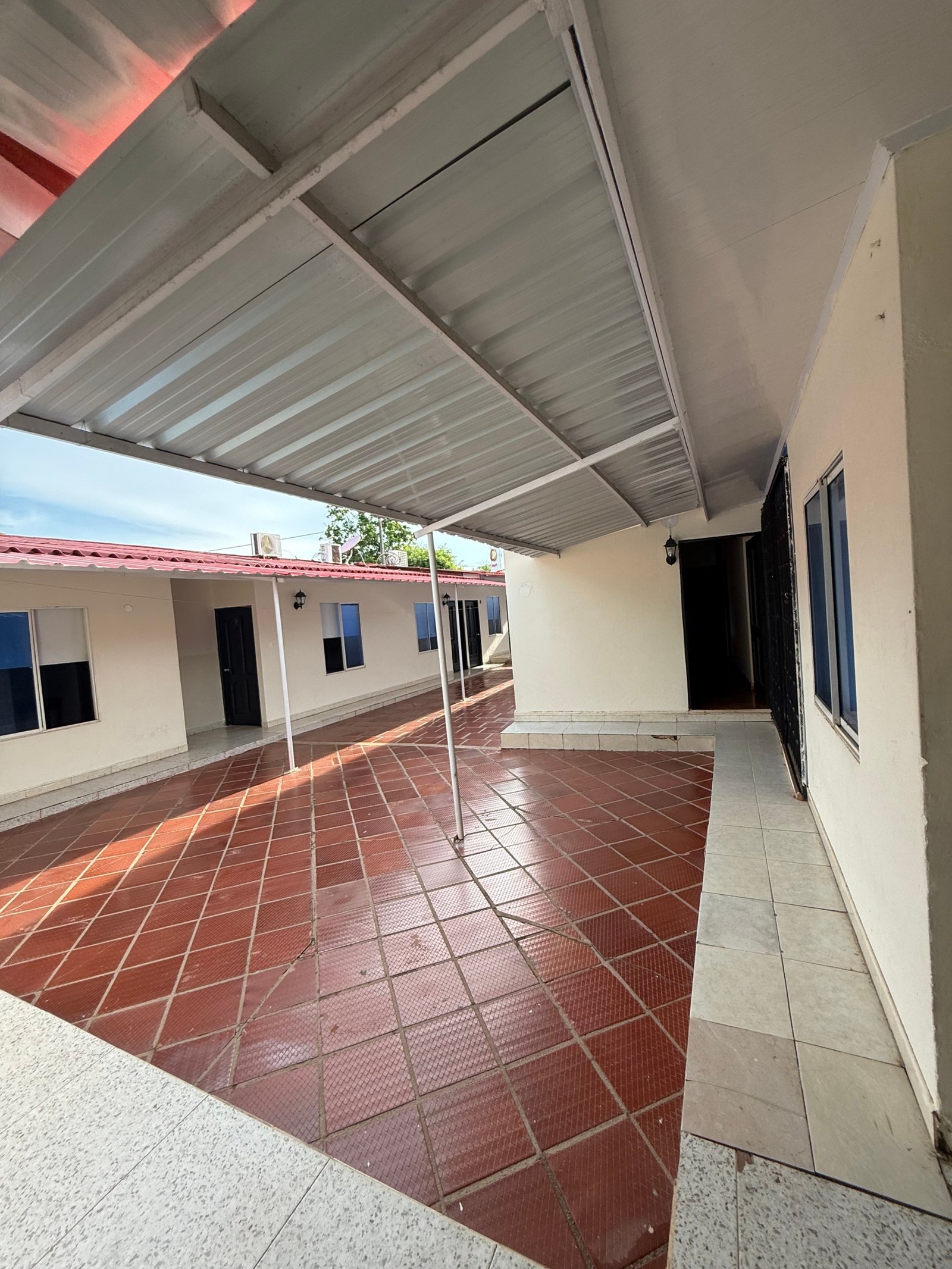 Hotel de 17 habitaciones y Centro Recreacional en venta | Sucre – San Marcos