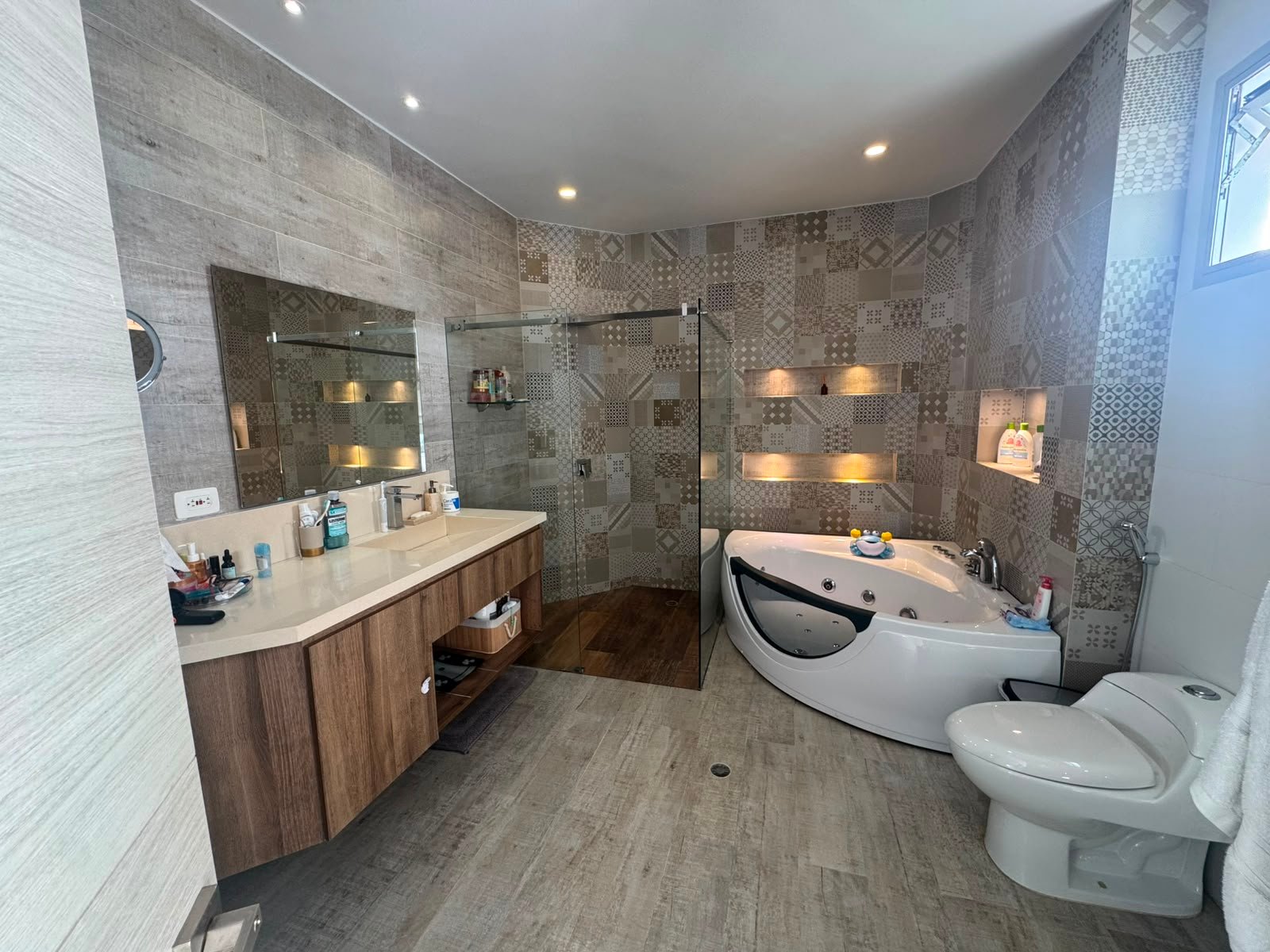 Venta Exclusivo Apartamento de 200m en (Zona Rosa) El Recreo – Montería Córdoba