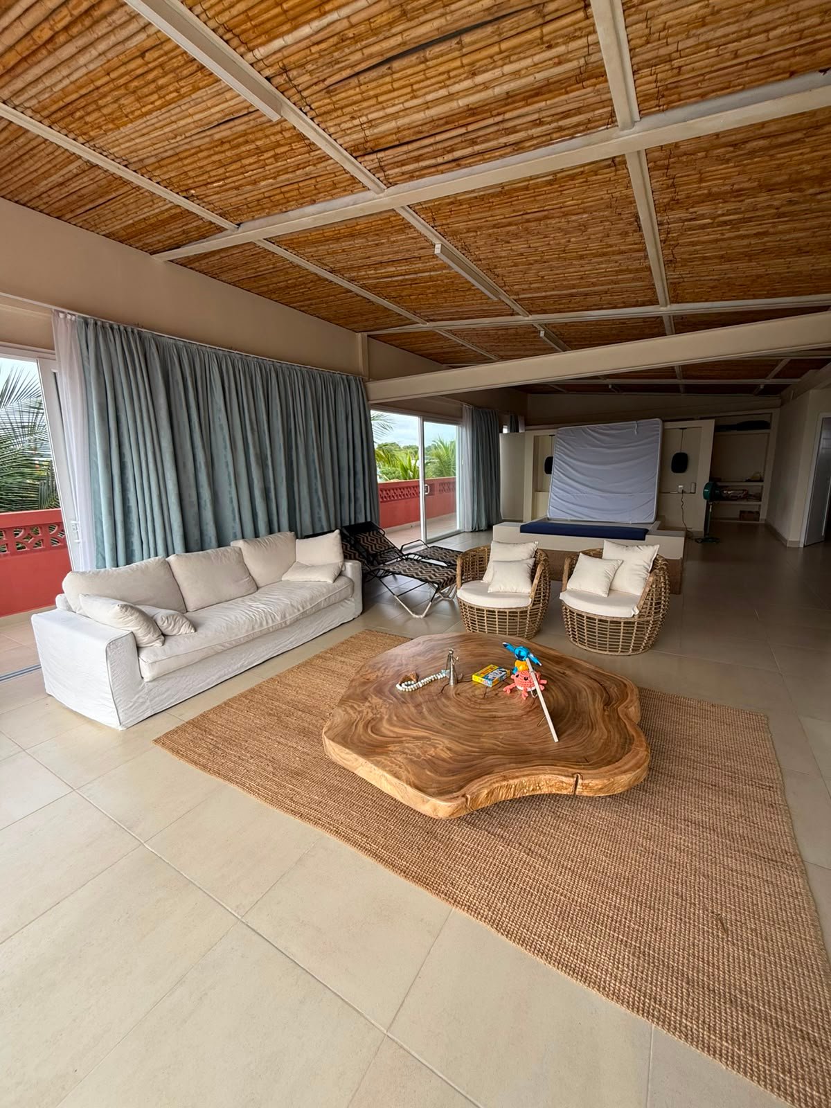 MANSION EN VENTA SOBRE EL MAR CARIBE EN COVEÑAS – SUCRE – COLOMBIA