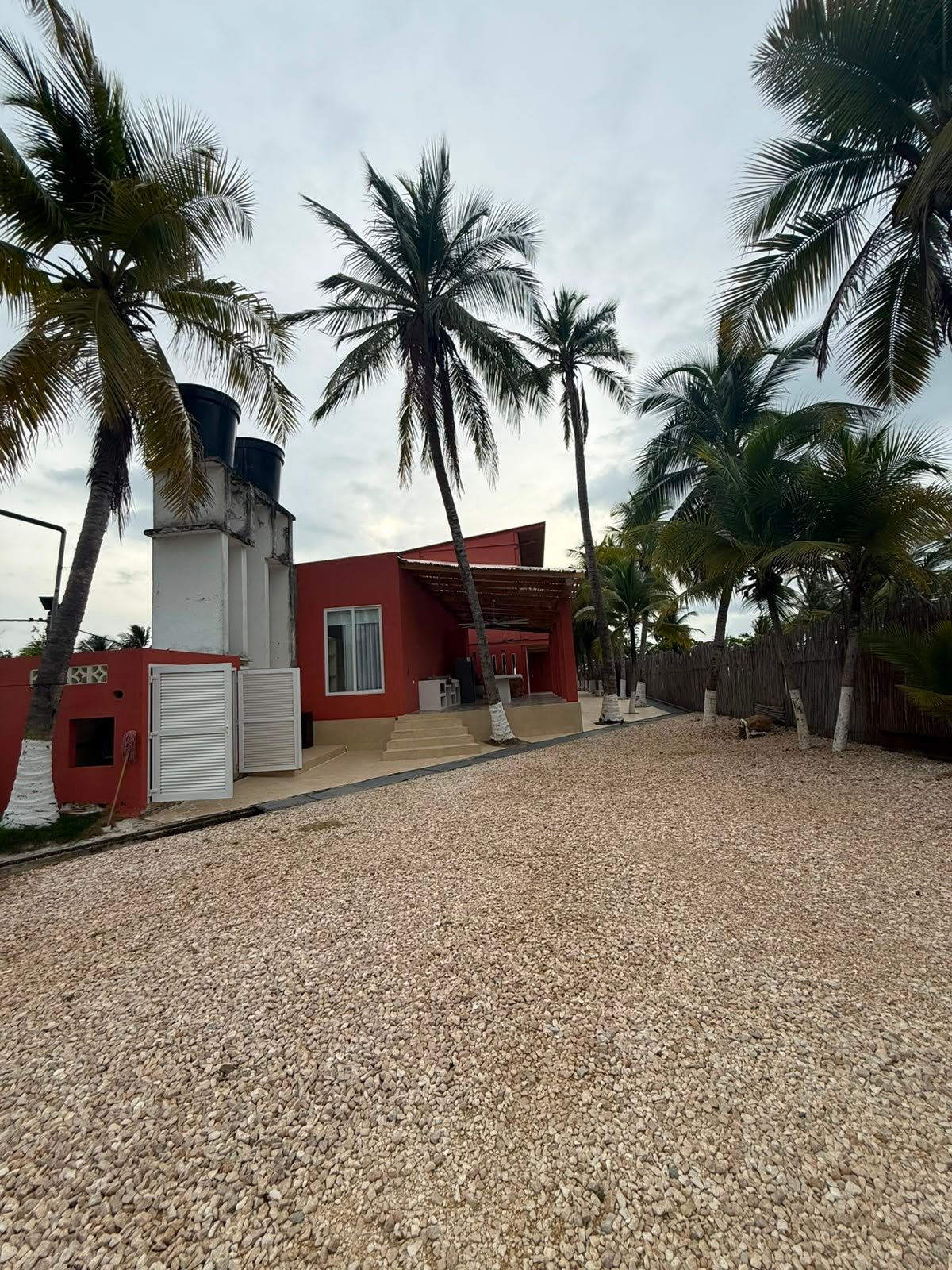 MANSION EN VENTA SOBRE EL MAR CARIBE EN COVEÑAS – SUCRE – COLOMBIA