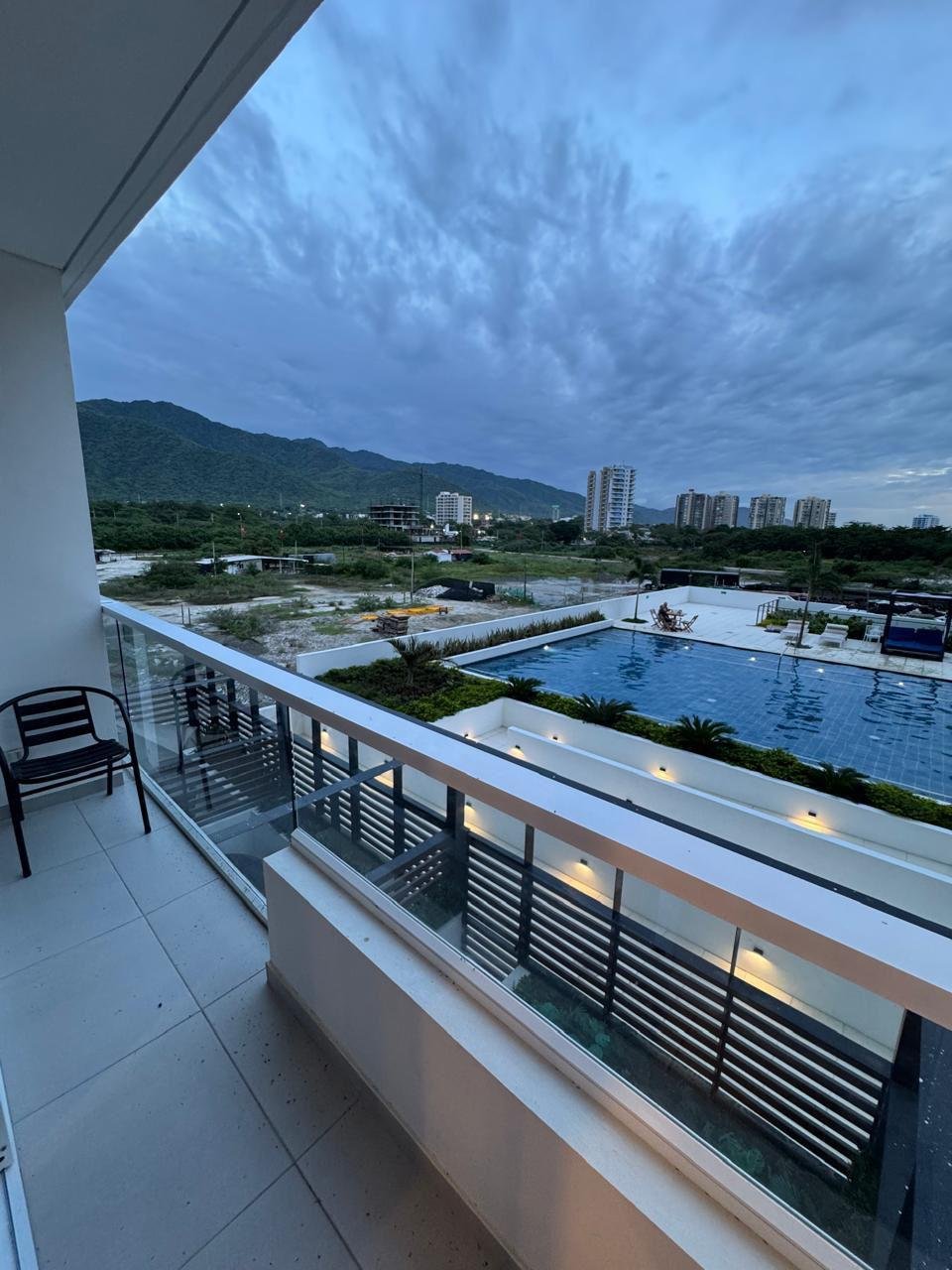 Suite en Venta a 50 Metros de la Playa | Bello Horizonte, Santa Marta